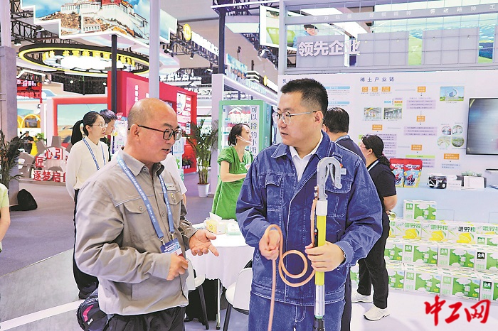 3211111_tpzz_1765350490403_b