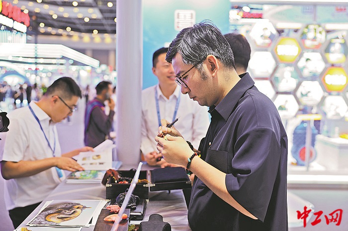 3211110_tpzz_1765350801078_b