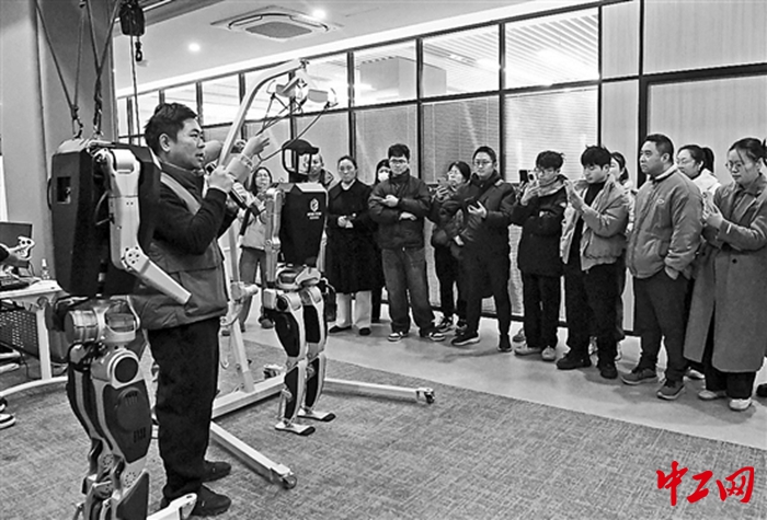 3270450_tpzz_1766647436603_b