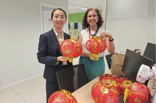 节日我在岗｜海外过节送祝福