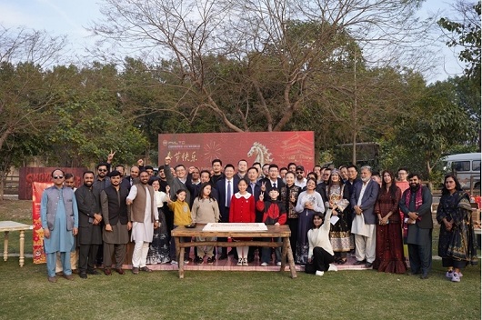 节日我在岗｜海外过节送祝福