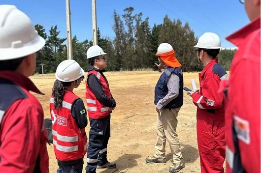 节日我在岗｜海外过节送祝福